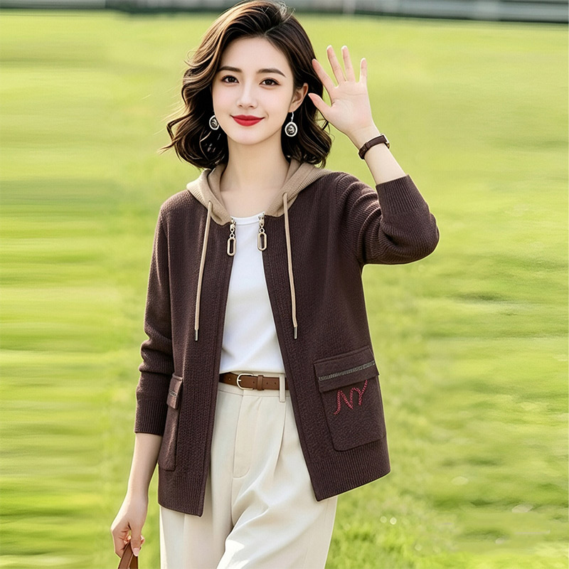 13790343.妈妈装休闲连帽撞色针织外套J8HFG6929