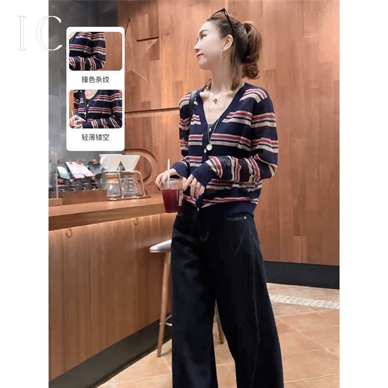 13789844.撞色百搭V领条纹针织衫
