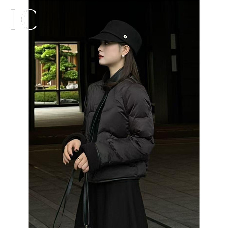 13789878.气质拼接保暖短款羽绒服