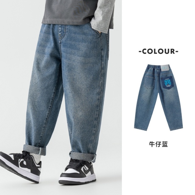 13789124.男童裤子春秋款复古时尚牛仔裤潮酷刺绣宽松软糯儿童休闲直筒长裤