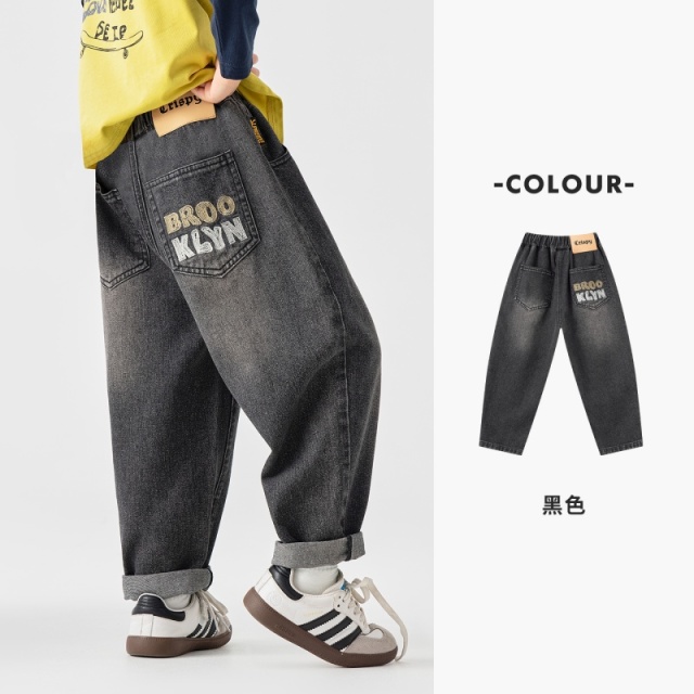 13789140.男童牛仔裤春秋款复古阔腿精致刺绣儿童软糯亲肤宽松百搭萝卜长裤
