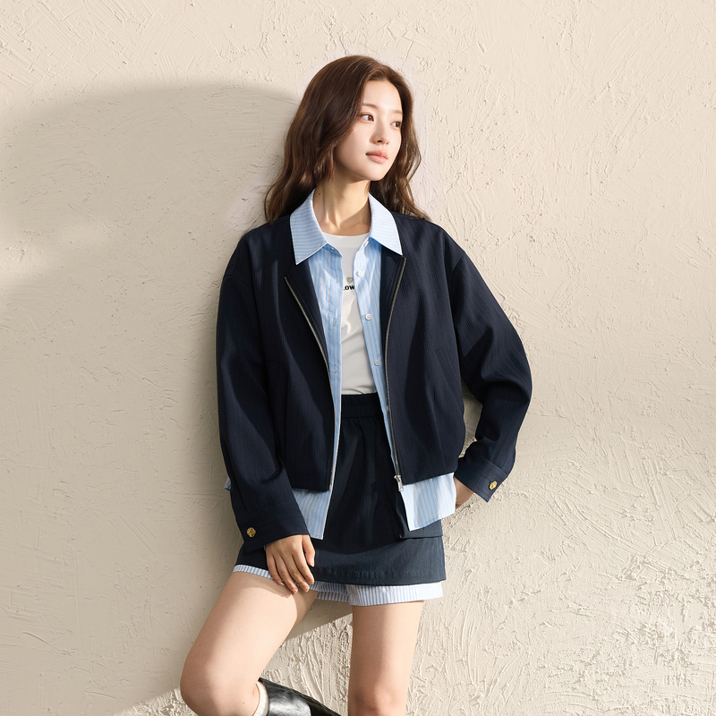13791646.三彩若潮大码女装2026秋季新款假两件通勤落肩袖外套藏肉微胖MM