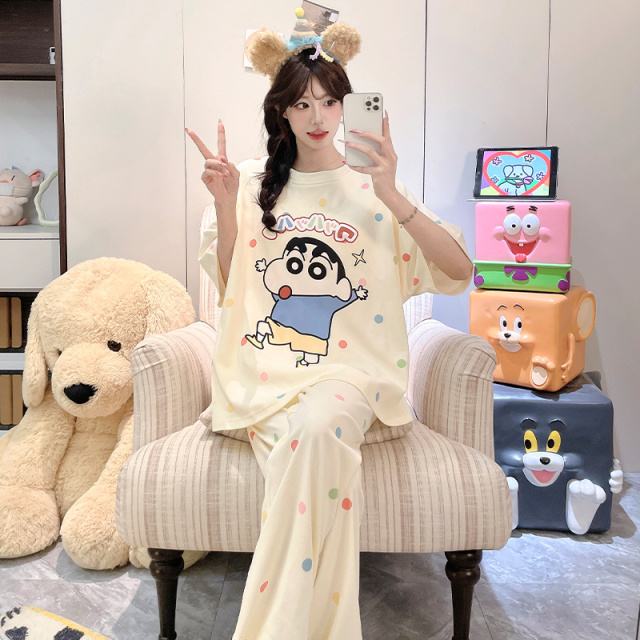 13792348.派邦奴夏季新款可爱蜡笔小新卡通印花圆领舒适睡衣套装女ck