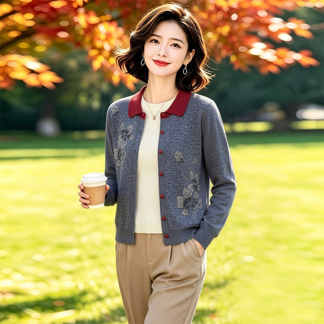 13802235.妈妈装高级感翻领烫钻时尚外套J8HJY6115