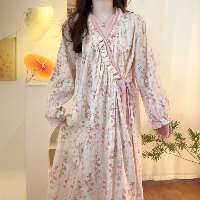 13817615.品彩【云朵棉】时髦爆款睡裙女宽松版开衫长袍76605