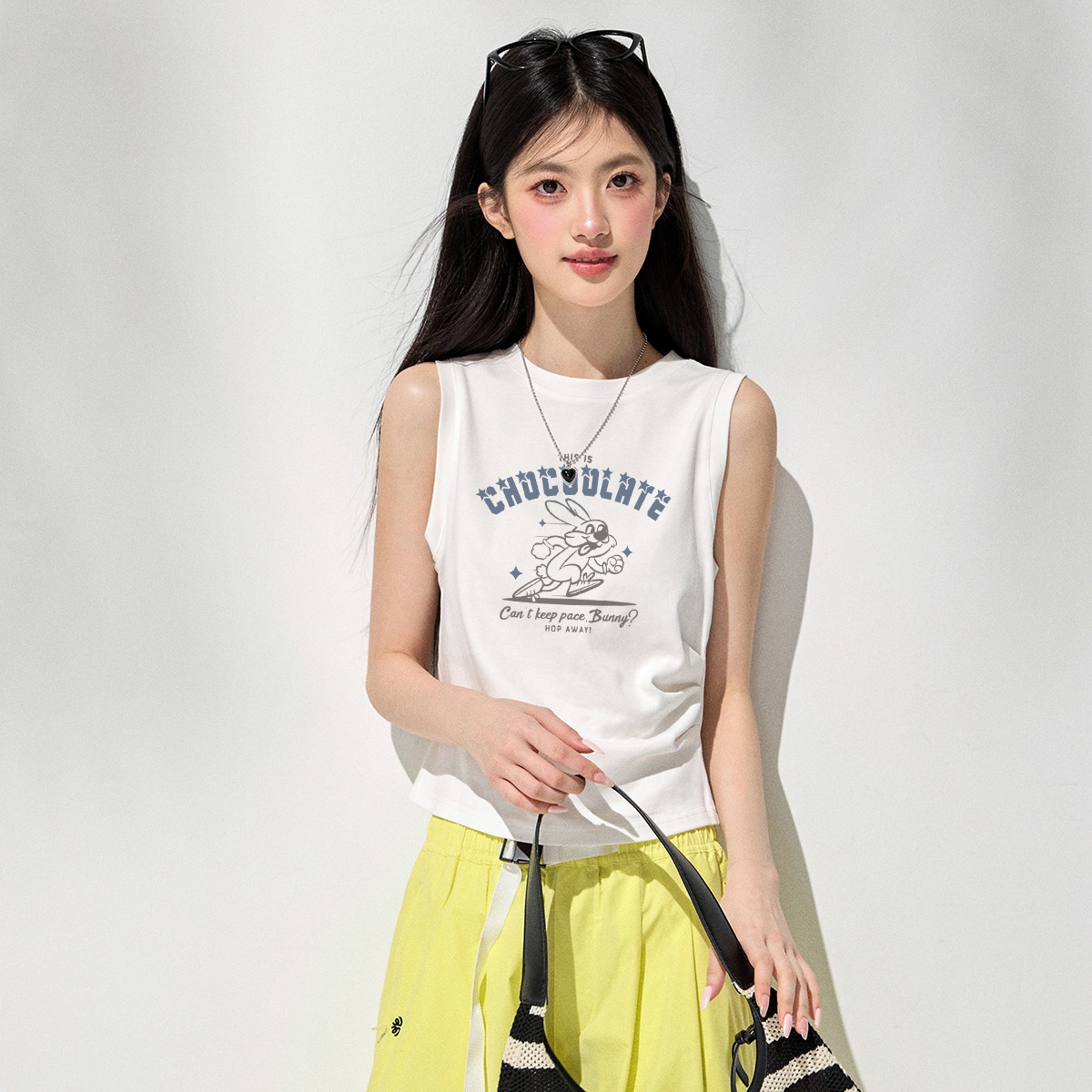 13817237.CHOCOOLATE设计感褶皱无袖背心夏季印花显瘦t恤女上衣