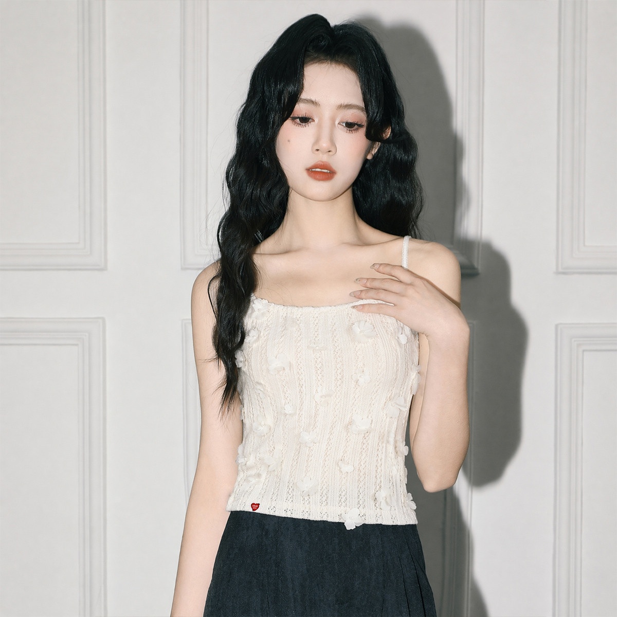 13817233.CHOCOOLATE立体小花蕾丝吊带法式氛围感内搭背心女上衣