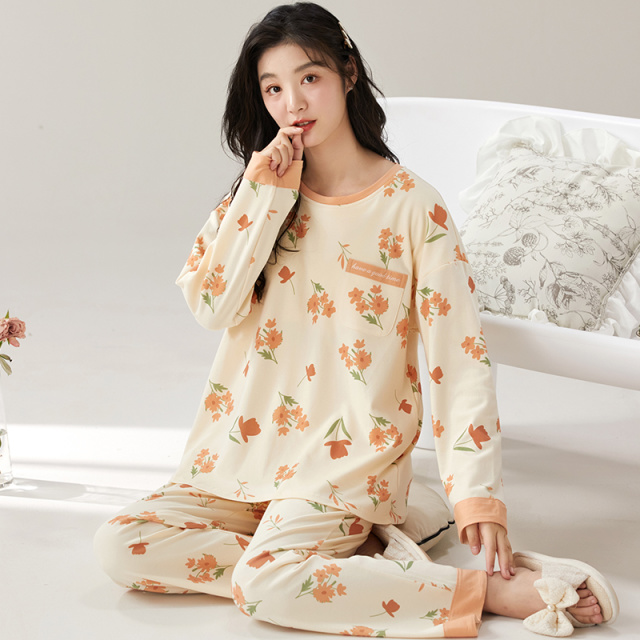13817613.品彩【治愈系】清新减龄家居服女圆领长袖长裤套装9971