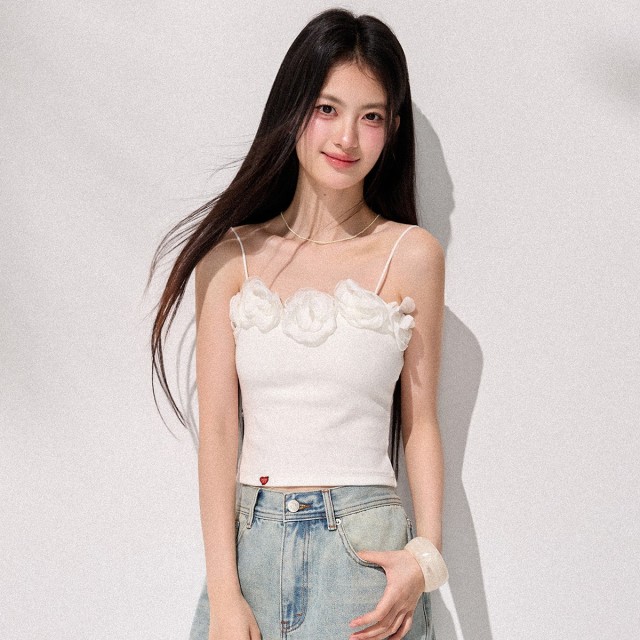 13817234.CHOCOOLATE带胸垫立体花朵设计无袖吊带背心内搭女上衣