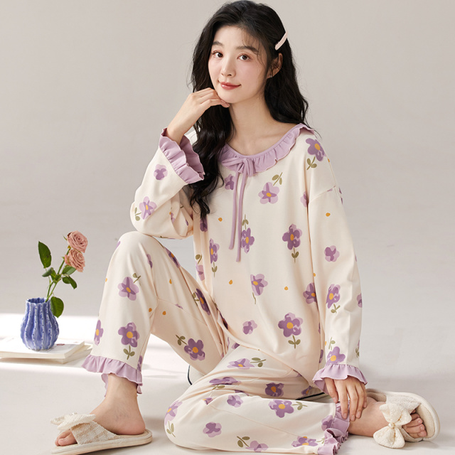 13817632.品彩【治愈系】清新减龄家居服女圆领长袖长裤套装9962