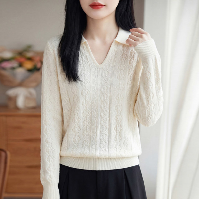 13824651.丹芙娅新款简风POLO领绞花针织衫女时尚提花白色薄款打底衫设计感薄毛衫