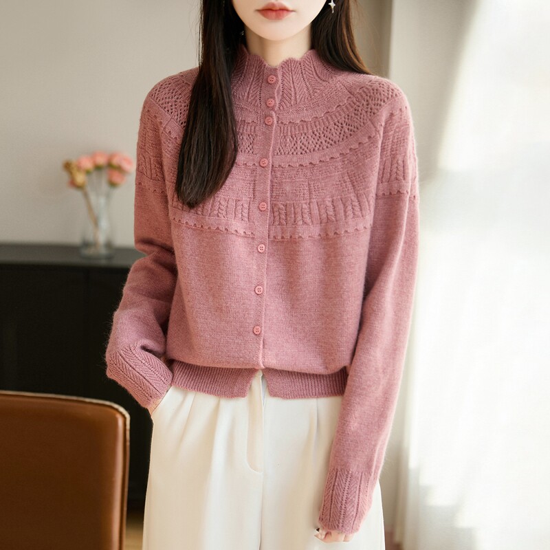 13824649.丹芙娅韩系重工钩花半高领针织开衫女秋新款百搭毛衣小个子温柔上衣