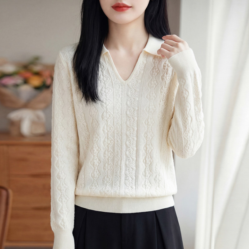13824651.丹芙娅新款简风POLO领绞花针织衫女时尚提花白色薄款打底衫设计感薄毛衫