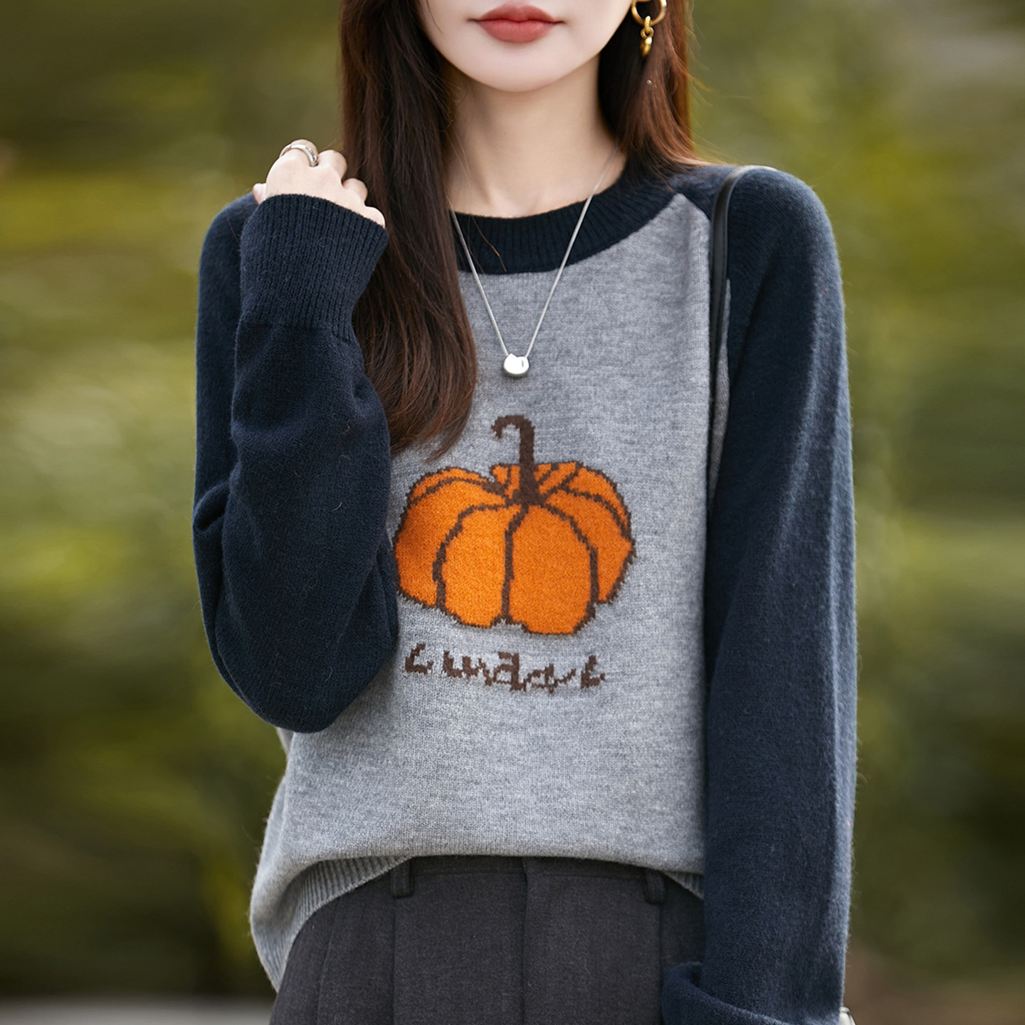 13824655.丹芙娅时尚减龄南瓜提花针织打底衫女2026新款大码女装上衣秋冬毛衣