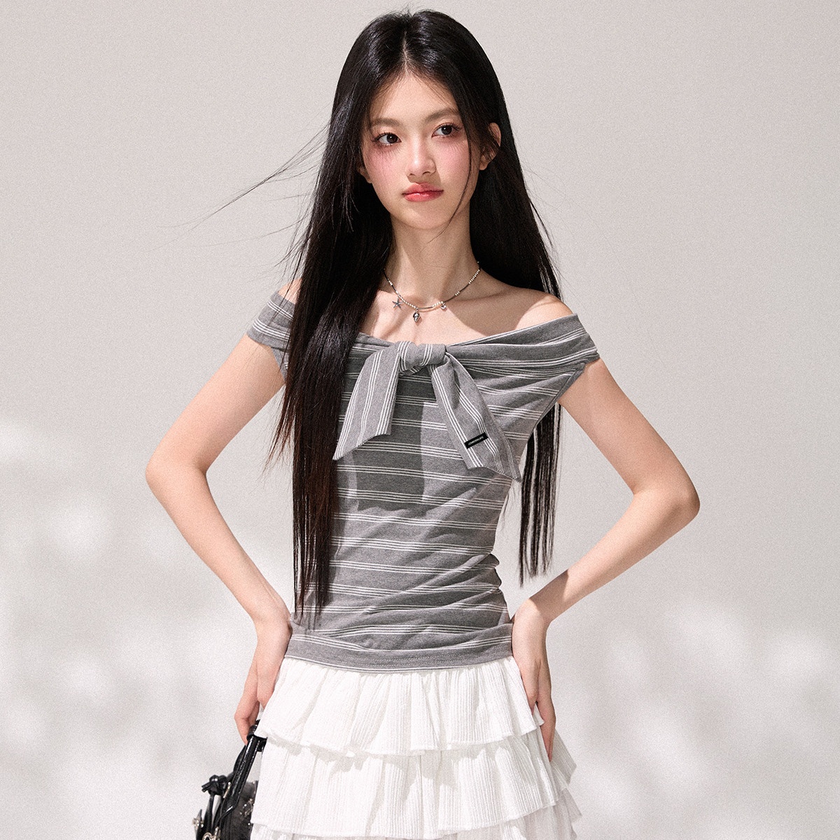 13830382.CHOCOOLATE法式条纹一字肩上衣蝴蝶结收腰显瘦女式T恤