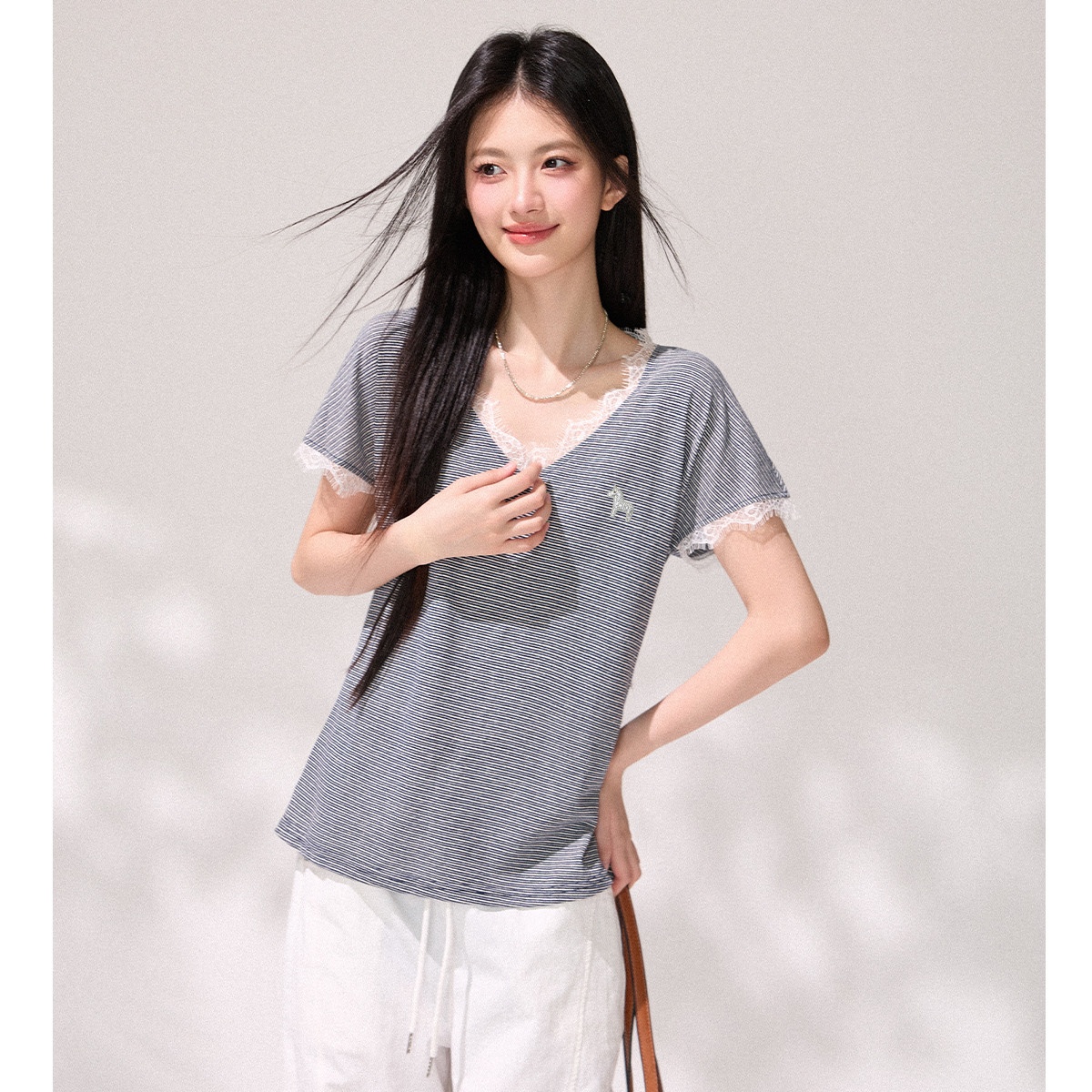 13830398.CHOCOOLATE蕾丝花边V领条纹短袖t恤刺绣小马女式上衣