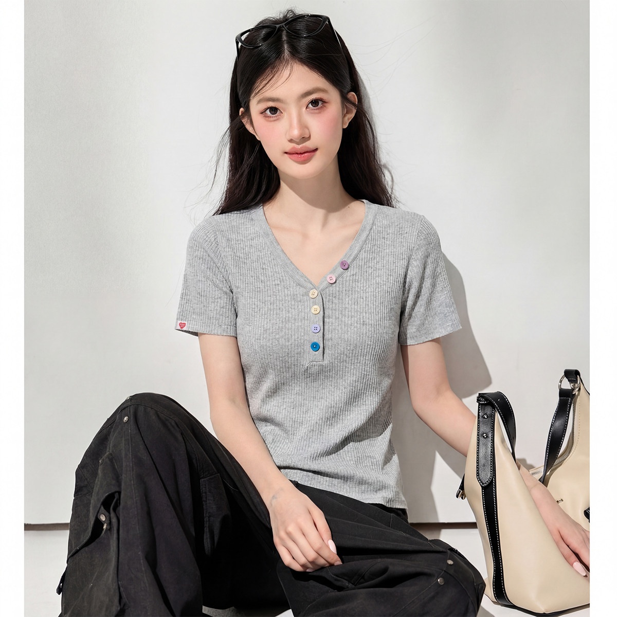 13829916.CHOCOOLATE彩扣装饰针织t领短袖t恤修身显瘦女式上衣