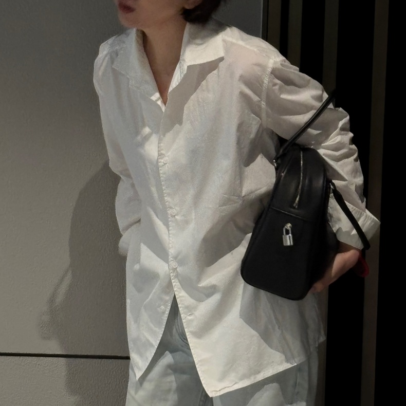 13832457.【雅薇吉】女款休闲ROW风紫标侧织带白衬衫