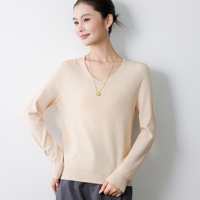 13836886.丹芙娅基础款通勤百搭简约V领纯色针织衫女长袖软糯打底衫套头毛衣上衣