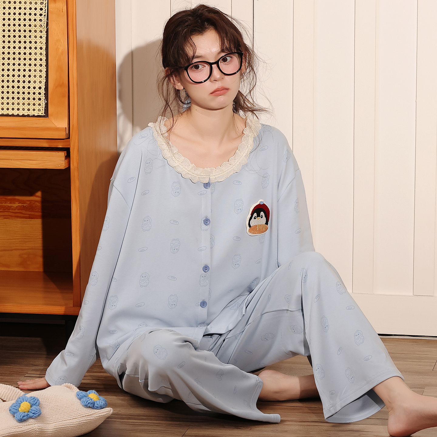 13838087.猫人纯棉睡衣女秋冬季开衫翻领长袖长裤简约绝美家居服套装