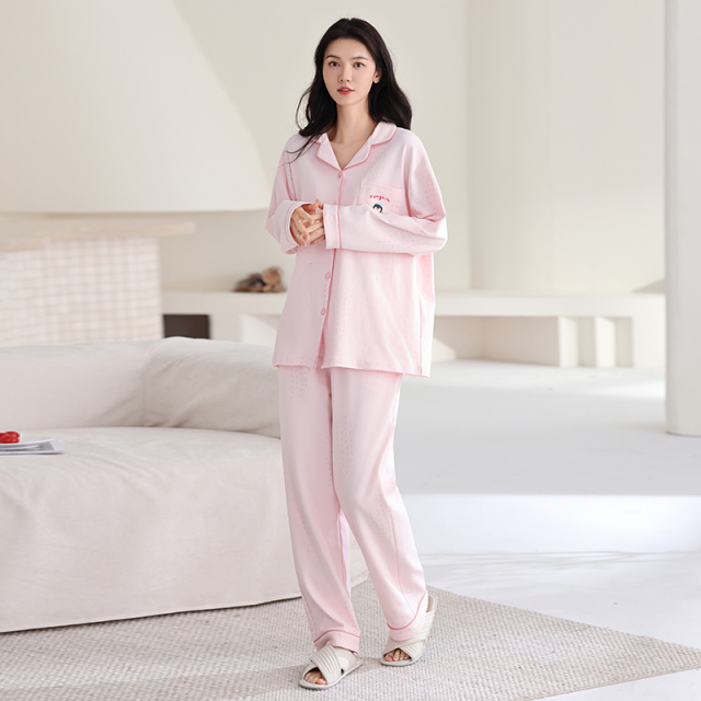 13838238.派邦奴秋冬季情侣款长袖开衫时尚感粉嫩少女感翻领睡衣套装fd
