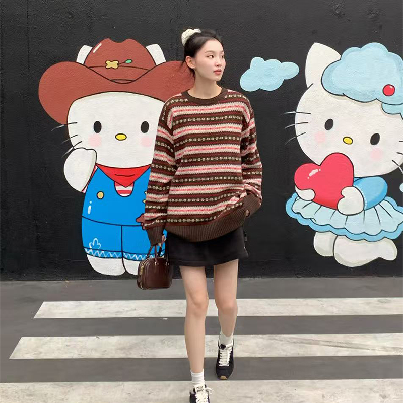 13838204.【雅薇吉】 MIUMIU同款复古费尔岛美利横亲纹圆领提花毛衣