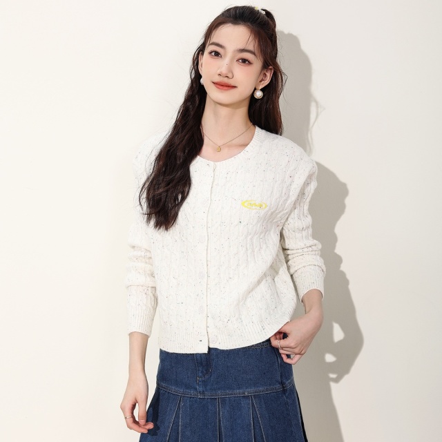 13841484.it ccaabb针织开衫女秋季圆领长袖点子纱纽花毛衣外套女