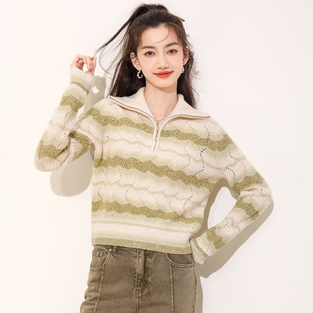 13841823.it ccaabb大翻领针织衫女秋季时尚渐变条纹女羊毛衫