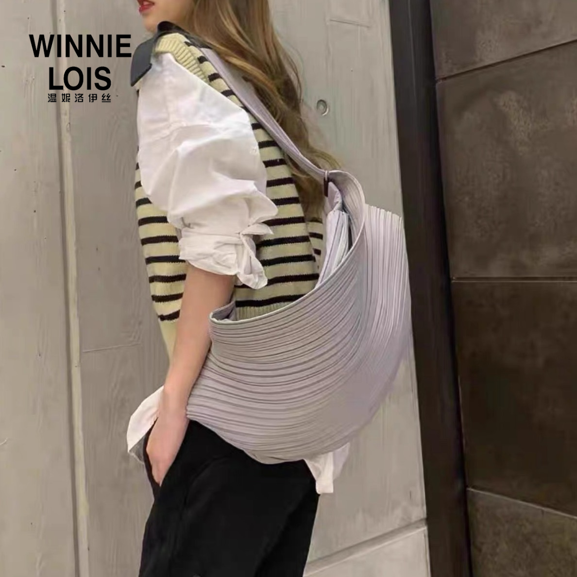 13824464.【温妮洛伊丝】2026新款褶皱PP系列男女同款轻便文艺胸包简约百搭时尚潮牌单肩包胸包斜挎包 19811943