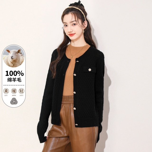 13848957.it ccaabb【100%绵羊毛】羊毛开衫女圆领长袖极简针织衫女