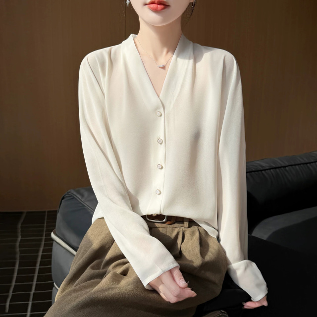 13850171.丹芙娅轻熟优雅风V领长袖衬衫女2026新款显瘦长袖百搭宽松气质衬衣