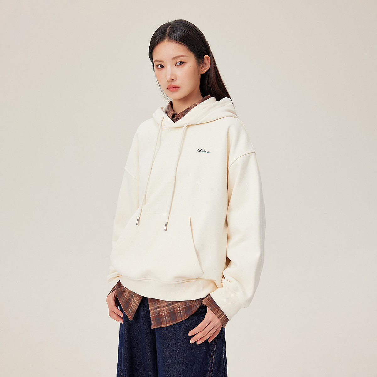 13850405.昂诺连帽长袖卫衣女士冬字母花朵刺绣宽松上衣