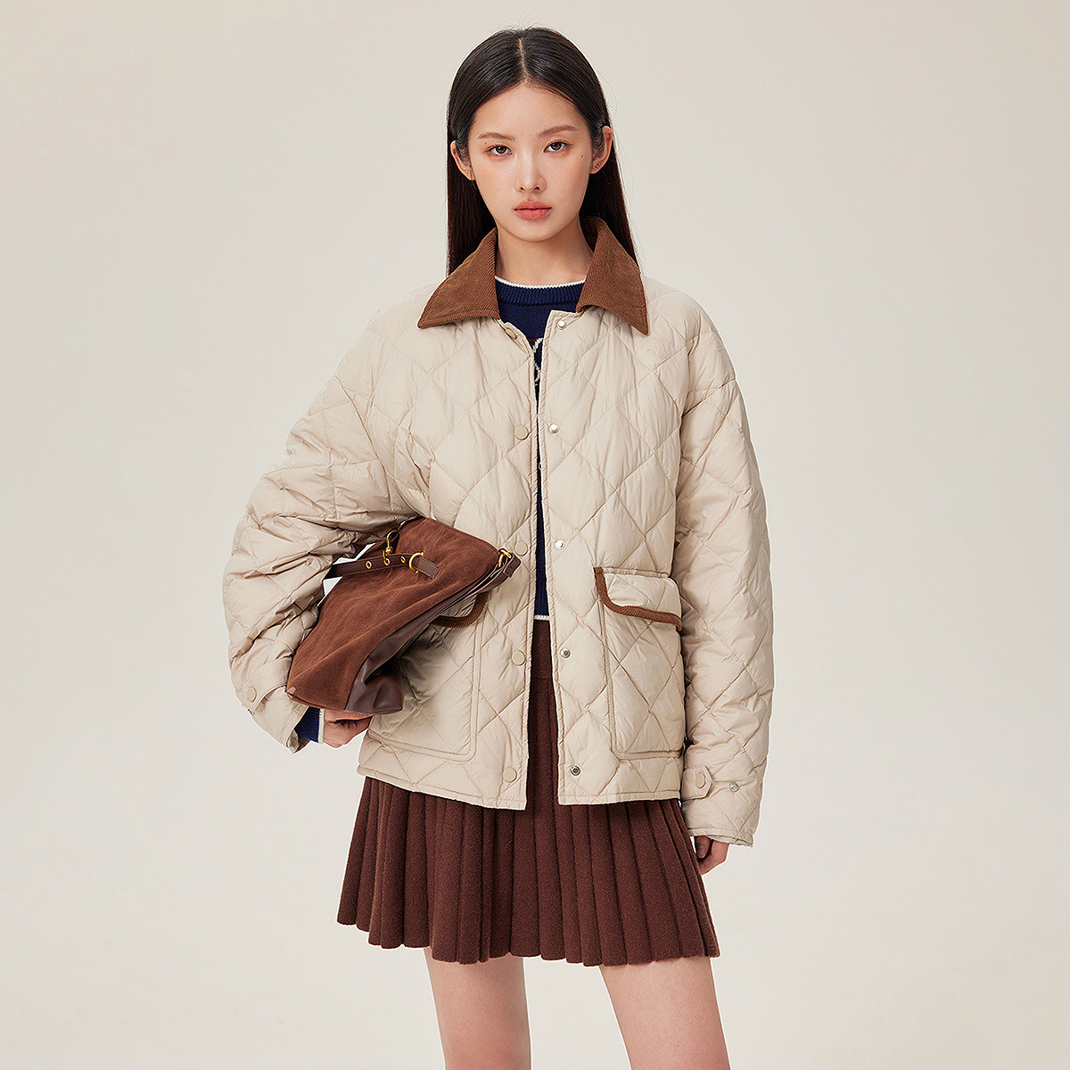 13850417.昂诺单排扣撞色羽绒服女冬90鸭绒菱格宽松外套