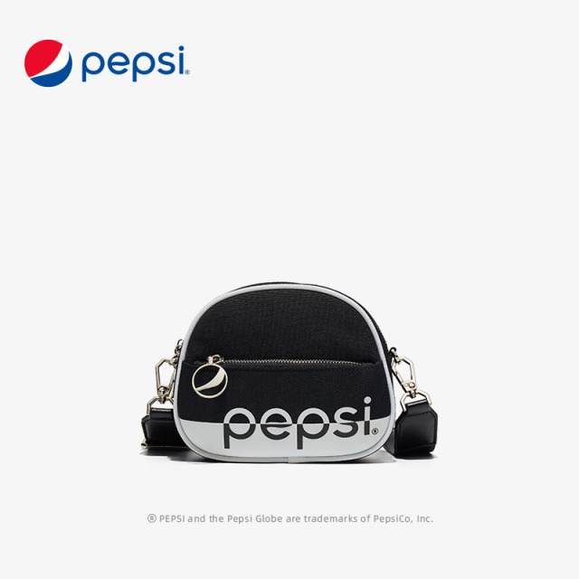 7319637.Pepsi百事 潮流撞色运动休闲单肩包黑白配斜挎包时尚美观小众设计小圆包