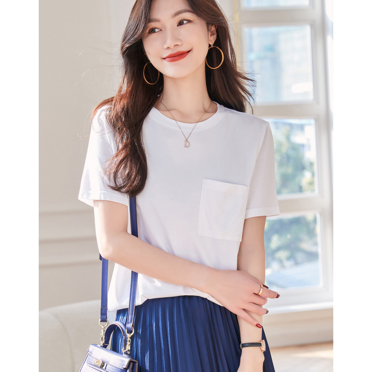 7538130.纯白短袖t恤女夏季简约时尚圆领创意休闲口袋上衣