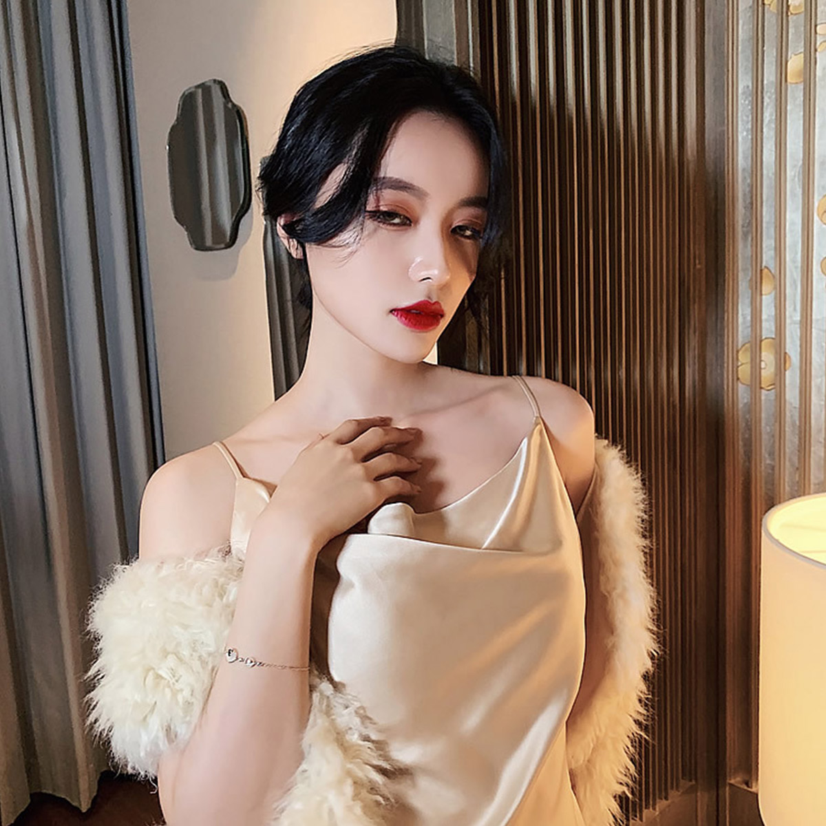 7650072.冷淡风手环简约手串网红气质浪花手链女