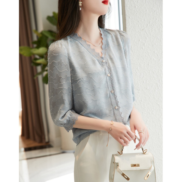 7691920.【好久不见系列】夏法式通勤V领提花衬衫七分袖蕾丝衬衣女装上衣