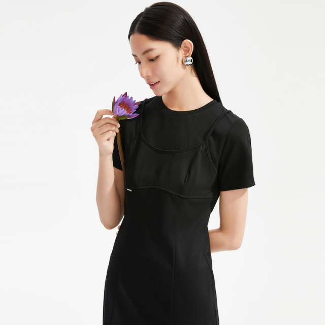 7720722.JZ玖姿假两件式小黑裙女装夏季弹力时尚开衩女人味连衣裙