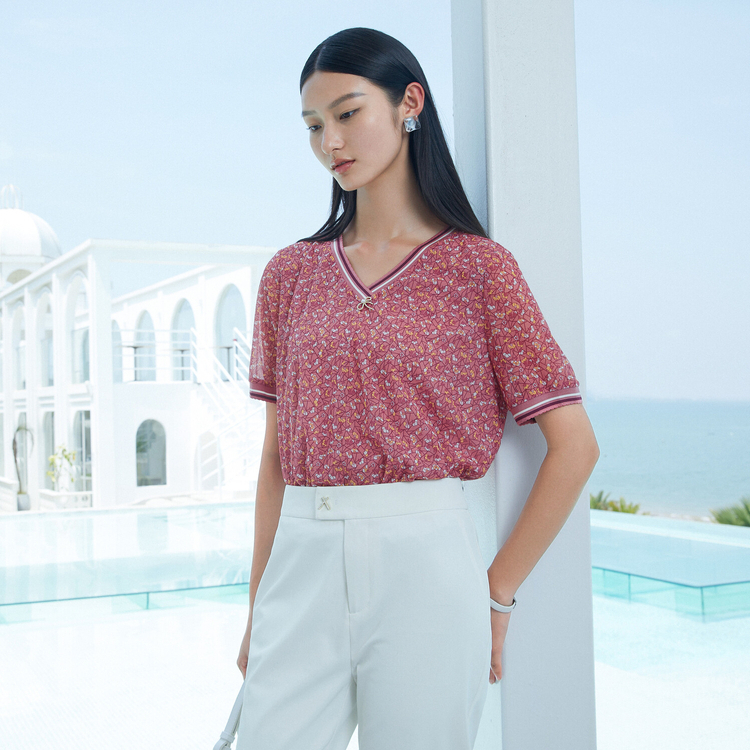 8162595.玖姿2022年夏季新款气质优雅印花撞色V领女式衬衫