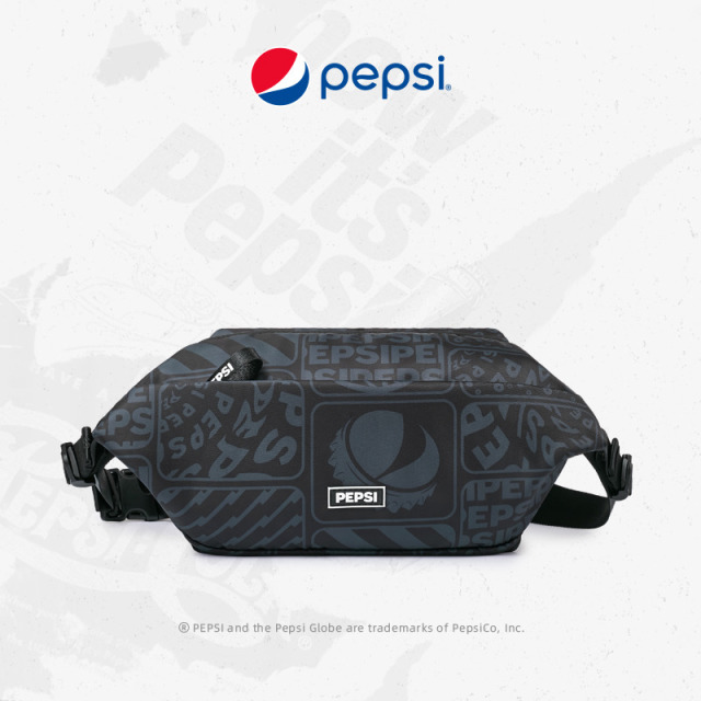 8187693.Pepsi 百事 Funny系列印花涂鸦Logo情侣款 运动潮流百搭胸包大容量 黑色