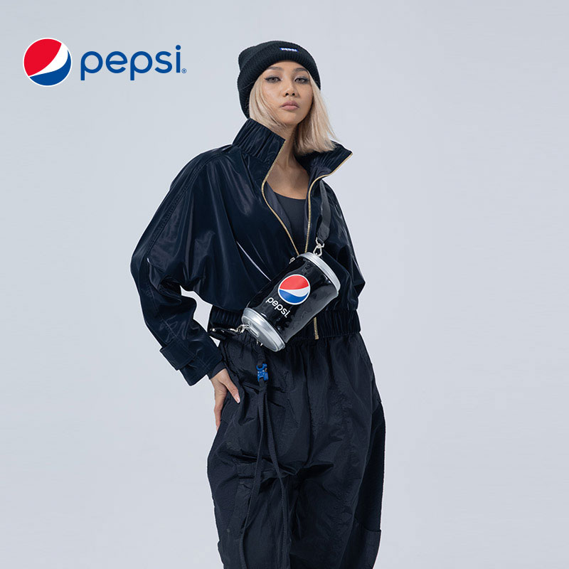 7319576.Pepsi百事 时尚休闲潮流男女包斜挎单肩包可乐罐形象斜挎包