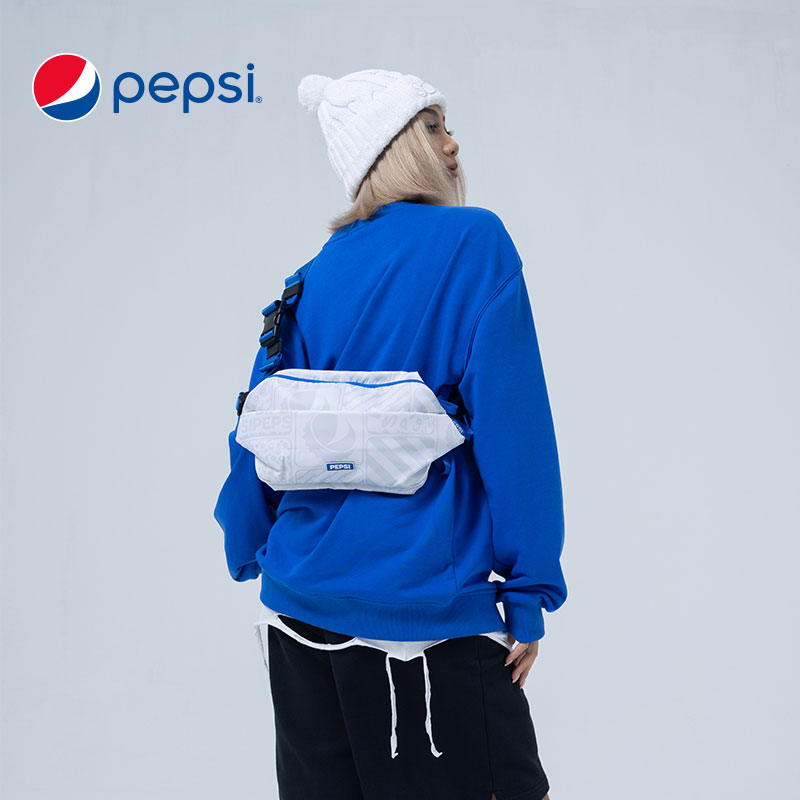 7811420.【出游推荐】Pepsi百事 Funny系列印花涂鸦Logo情侣款运动潮流百搭胸包大容量
