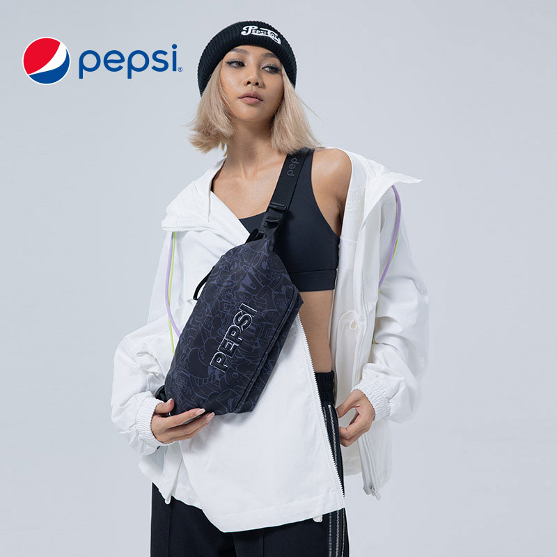 8398245.pepsi百事 国际潮牌时尚轻便舒适防泼水涂鸦运动胸包腰包