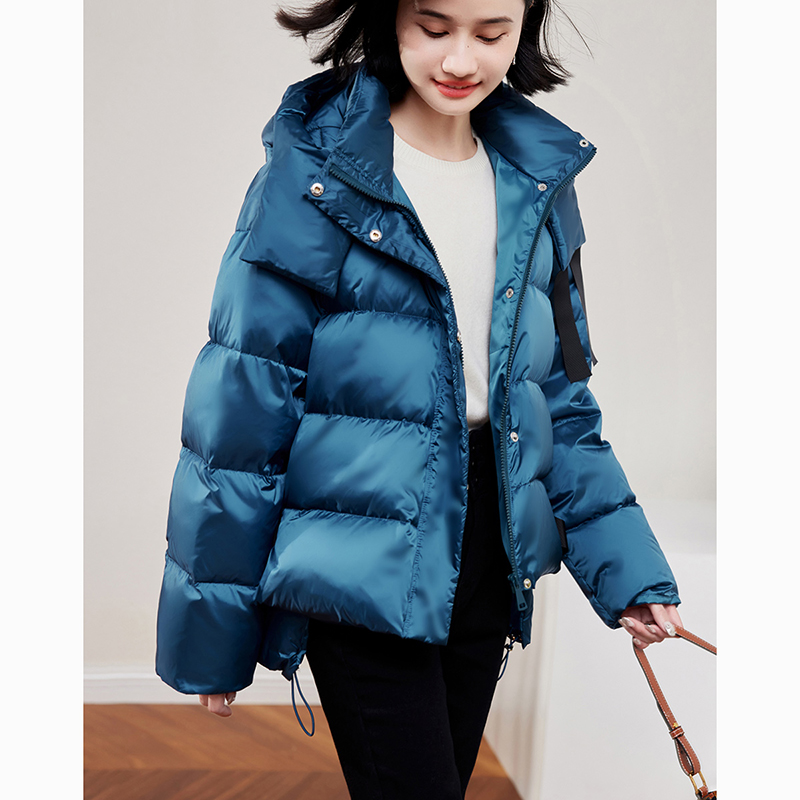 13747579.瑞品集团JEANS短款连帽羽绒服90绒