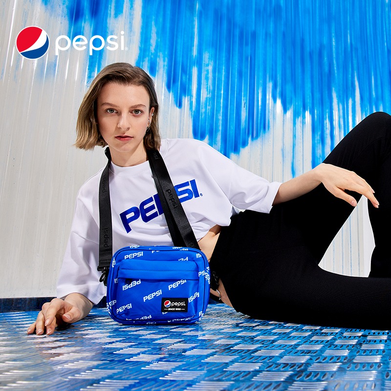 6304808.Pepsi百事 新款时尚休闲防晒防泼水潮流尼龙单肩斜挎包