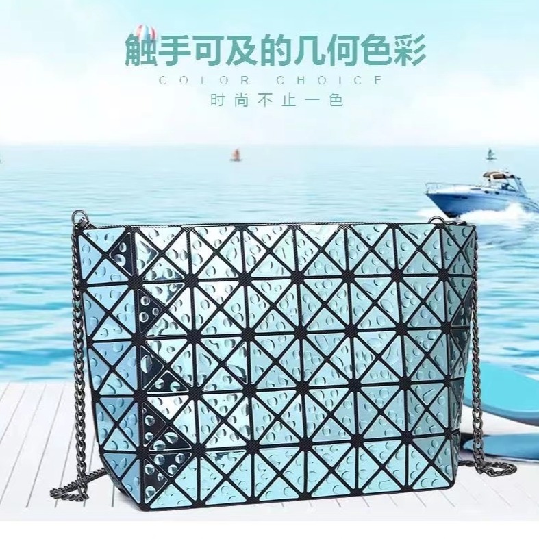 8856310.DAAGVADY日系同款几何镭射包单肩手提包夜光变色斜挎包锥子小包