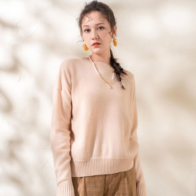 8935270.思诺芙德秋冬款圆领宽松女士羊毛套衫