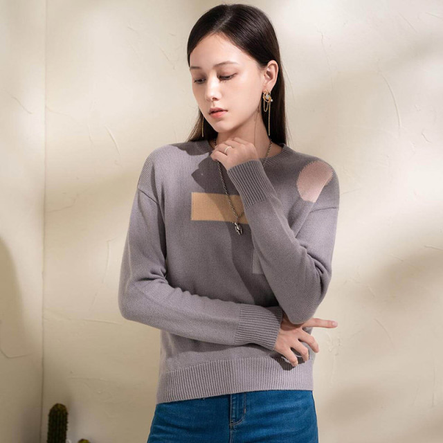 8949429.思诺芙德时尚简约气质圆领宽松长袖套头女式针织衫