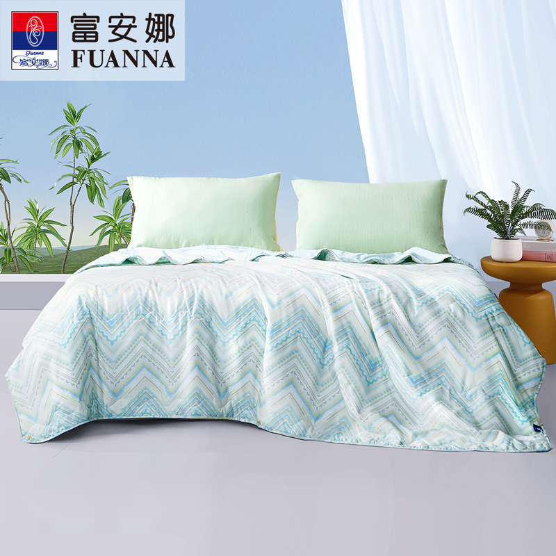 12244115.富安娜 春夏新品 七孔印花夏被/彩云颂
