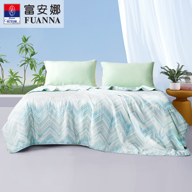 12244115.富安娜 春夏新品 七孔印花夏被/彩云颂